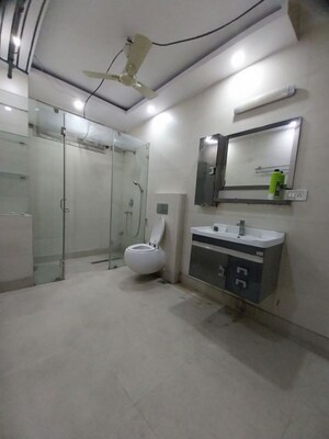 Parking in 2 BHK Builder Floor at South Extension ii – for Rent