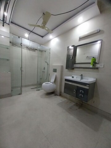 Parking in 2 BHK Builder Floor at South Extension ii – for Rent