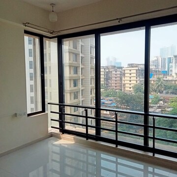 Room in 3 BHK Apartment at Celestia Spaces, Parel – for Rent