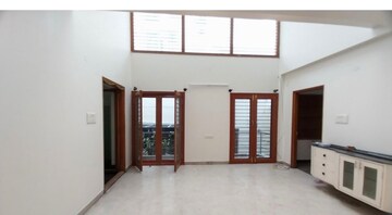 Room in 5 BHK Independent House at Hsr Layout – for Rent