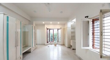 Room in 5 BHK Independent House at Hsr Layout – for Rent