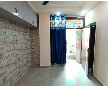 Building Lobby in 3.5 BHK Builder Floor at Mansarover Garden – for Sale
