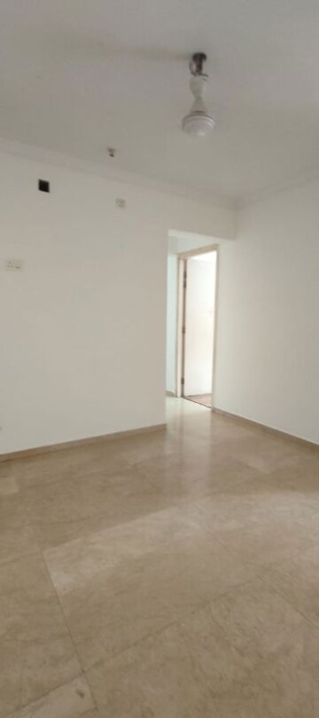 Room in 3.5 BHK Apartment at Hiranandani Meadows, Manpada – for Rent