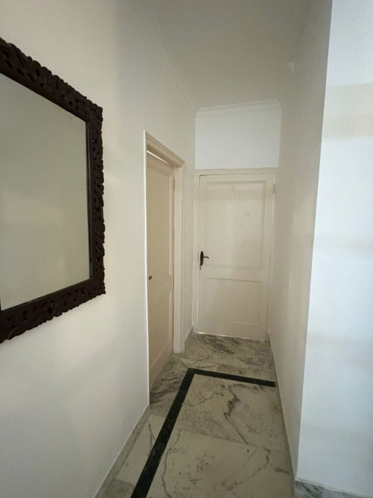 undefined, kailash colony 3 Bedroom 1500 Sq.Ft. Builder Floor In Kailash Colony Delhi 9765955