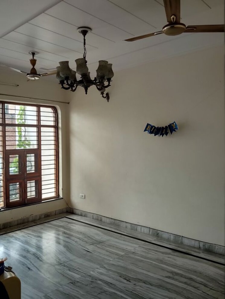 Room, sector 16 2 Bedroom 1440 Sq.Ft. Builder Floor In Sector 16 Faridabad 9765967