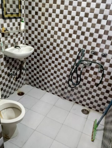 Bathroom in 2 BHK Builder Floor at Sector 16 – for Rent