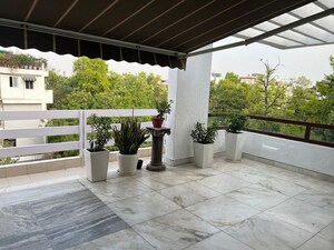 Parking in 4 BHK Builder Floor at Panchsheel Park – for Sale