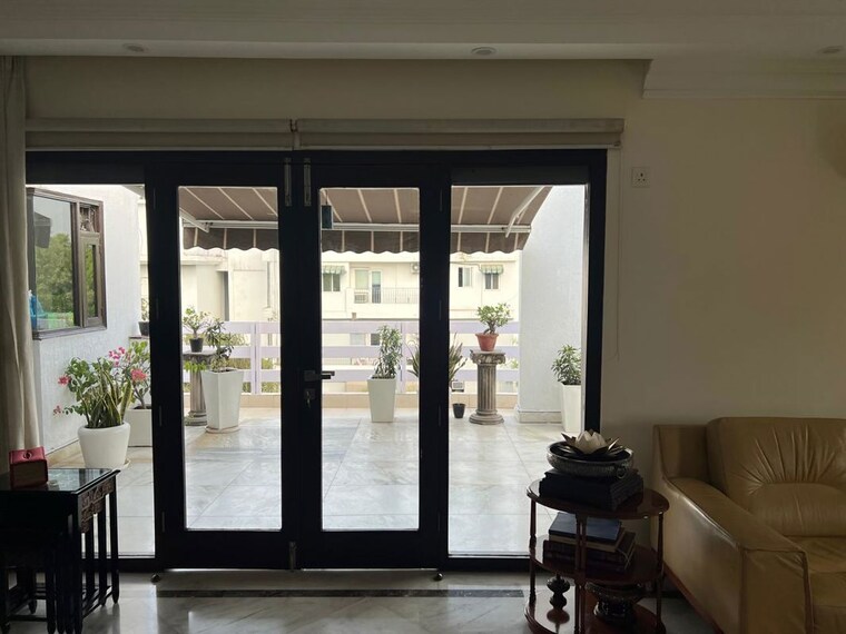  Parking, panchsheel park 4 Bedroom 10000 Sq.Ft. Builder Floor In Panchsheel Park Delhi 9765989