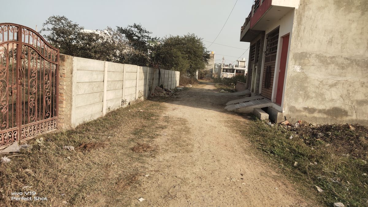 Plot For Sale in Gomti Nagar