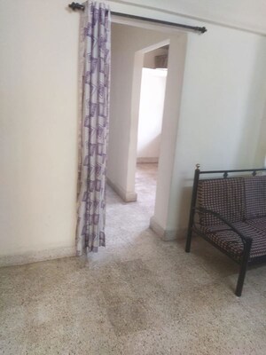 Room in 2 BHK Apartment at Bhawani Park, Aundh – for Rent