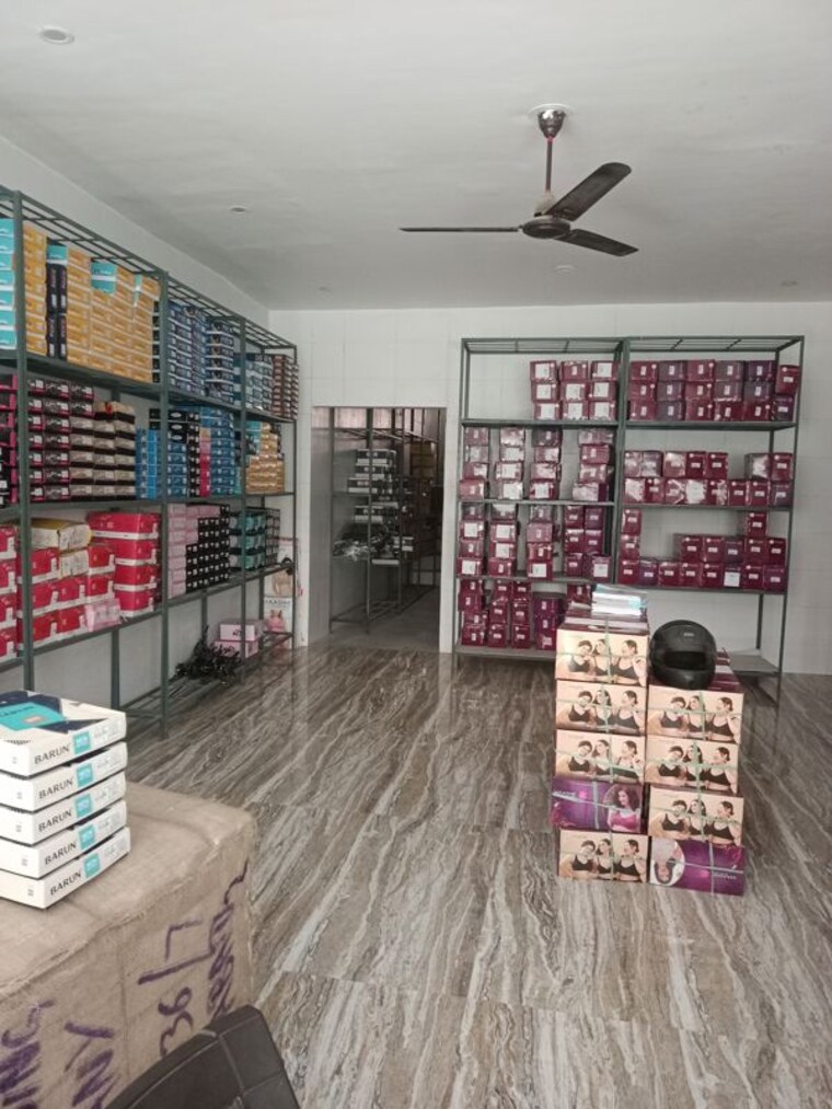 Master Plan, sector 16 Commercial Shop 225 Sq.Ft. In Sector 16 Faridabad 9766007