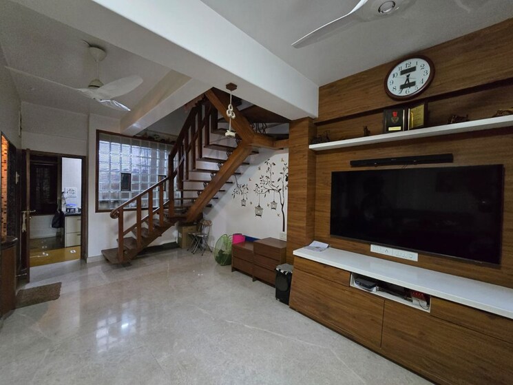 Living Room, goregaon-west-view-chs 3 Bedroom 950 Sq.Ft. Apartment In Goregaon West Mumbai 9766031