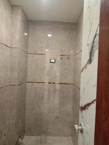 Furnished Amenities in 1 BHK Builder Floor at Dwarka Mor – for Sale