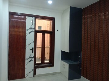 Room in 1 BHK Builder Floor at Dwarka Mor – for Sale