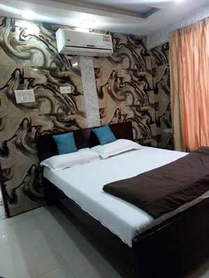 Team Area in 2 BHK Apartment at Mohid Heights, Andheri West – for Rent