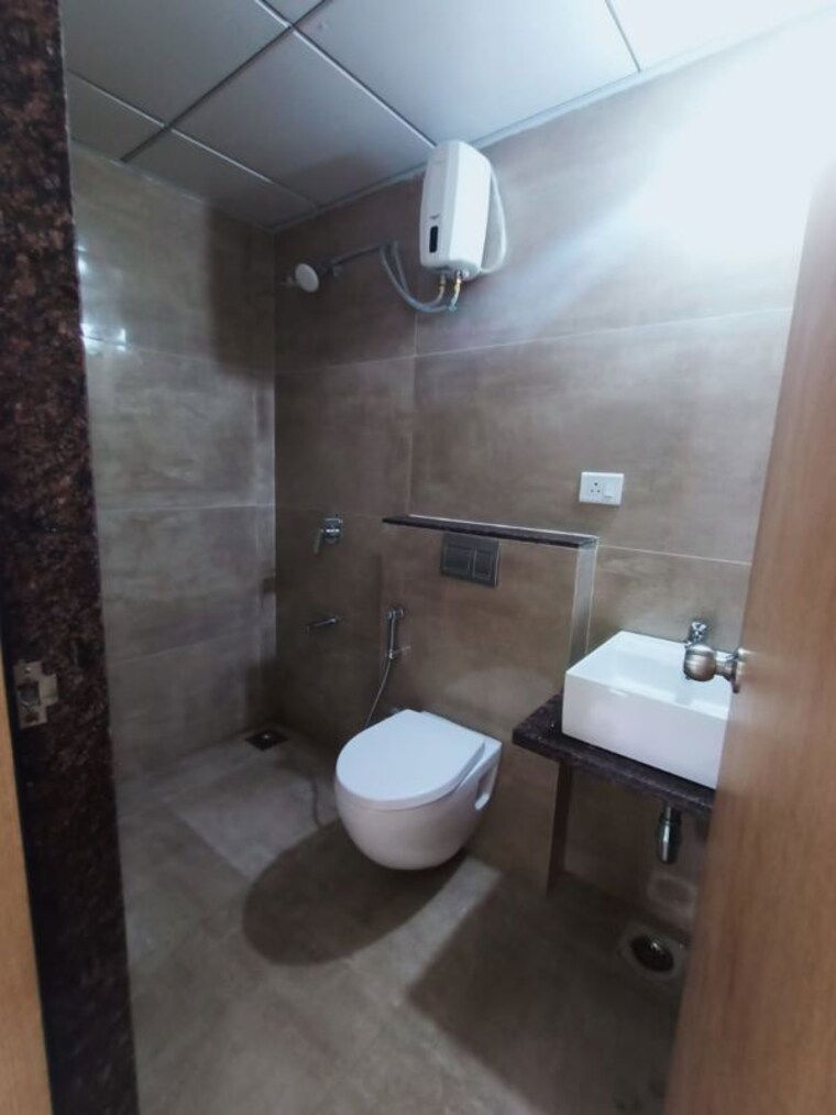 Bathroom, baner 2 Bedroom 1080 Sq.Ft. Apartment In Baner Pune 9766068