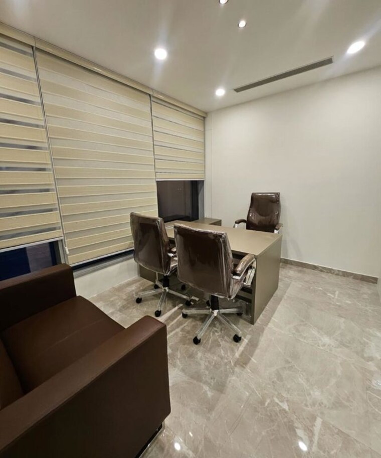 Team Area, sector 3 Commercial Office Space 650 Sq.Ft. In Sector 3 Noida 9766077
