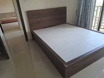 Room in 1 BHK Apartment at Raunak Bliss, Ghodbunder Road – for Rent