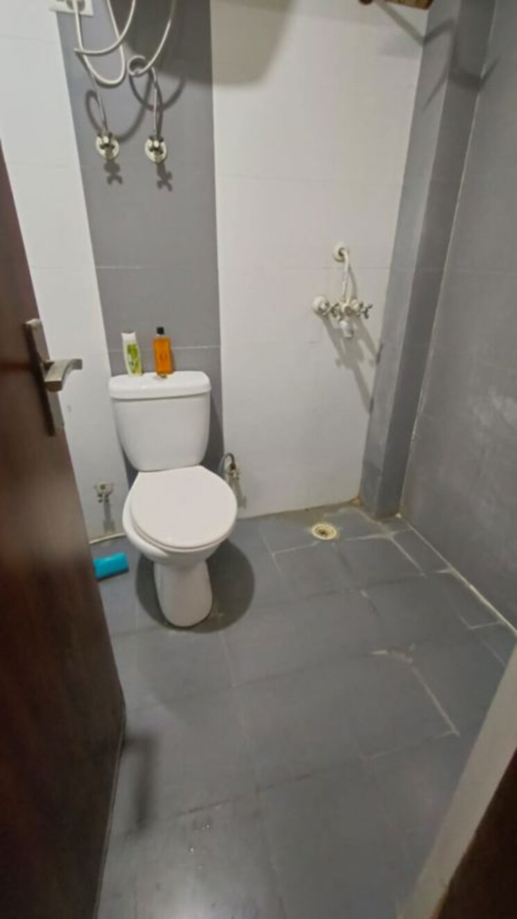 Bathroom, civitech-sampriti 2 Bedroom 744 Sq.Ft. Apartment In Sector 77 Noida 9766129