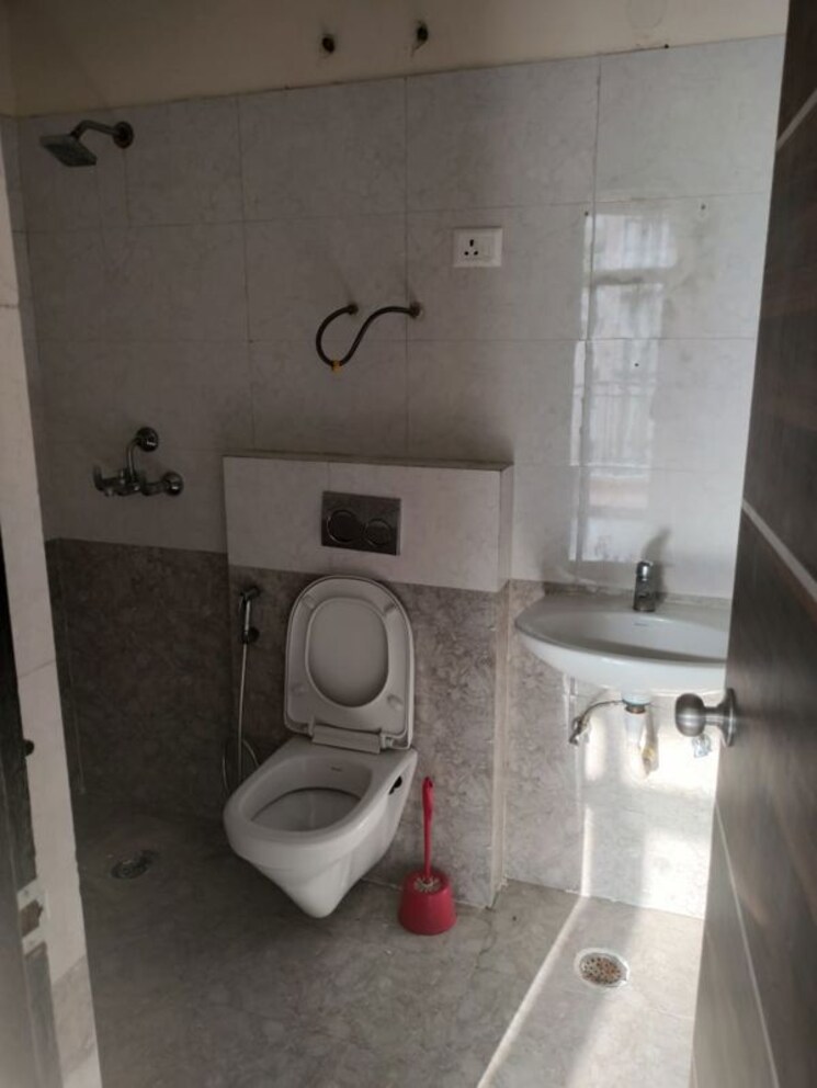 Bathroom, indosam75 2 Bedroom 970 Sq.Ft. Apartment In Sector 75 Noida 9766135