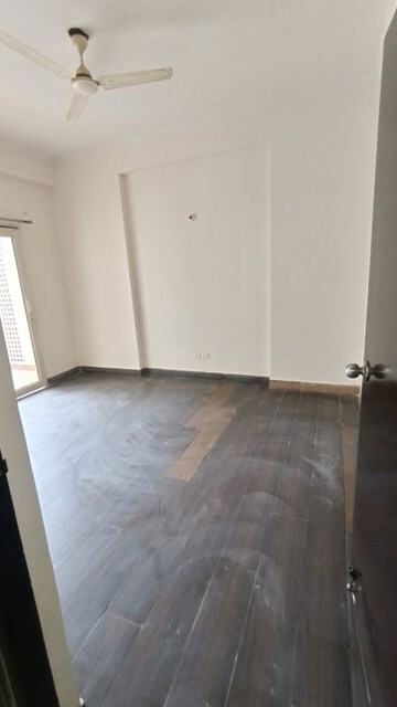 2 BHK Apartment For Rent in Antriksh Golf View, Sector 78