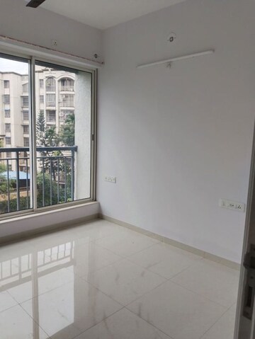 Room in 2 BHK Apartment at L&T Seawoods Residences Phase 2, Seawoods – for Sale