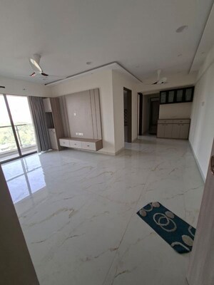 2 BHK Apartment For Rent in Kopri