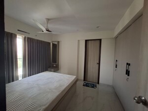 Bedroom in 2 BHK Apartment at Kopri – for Rent