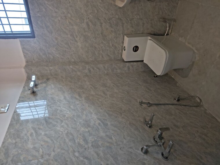Bathroom, kalyanpur Commercial Office Space 1600 Sq.Ft. In Kalyanpur Kanpur 9766150