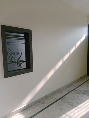 Room in 3 BHK Builder Floor at Sector 13 – for Rent