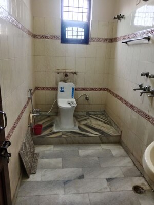 Bathroom in 2 BHK Builder Floor at Sector 17 – for Rent