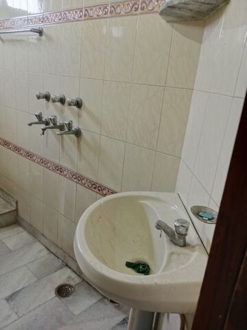 Bathroom in 2 BHK Builder Floor at Sector 17 – for Rent