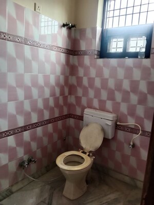 Bathroom in 2 BHK Builder Floor at Sector 17 – for Rent