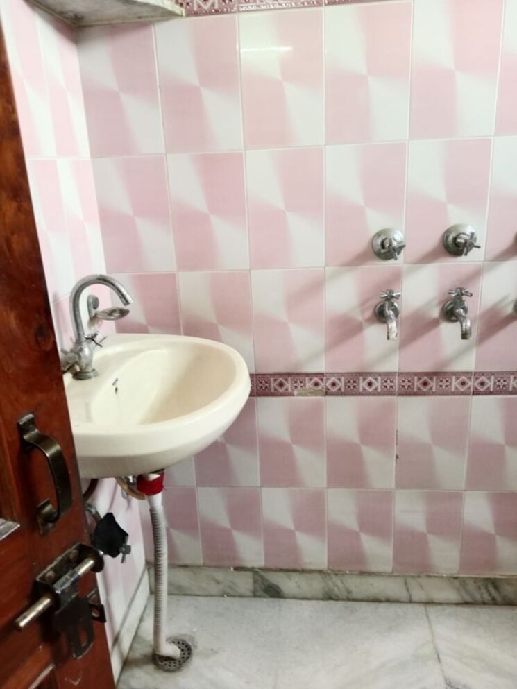 Bathroom, sector 17 2 Bedroom 1801 Sq.Ft. Builder Floor In Sector 17 Panipat 9766201