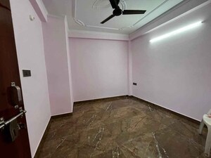 Room in 1 RK Builder Floor at Saket – for Rent