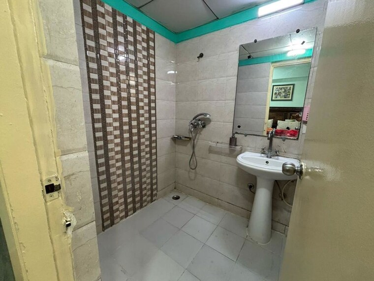 Bathroom, gaur-city-6th-avenue 3 Bedroom 1560 Sq.Ft. Apartment In Sector 4 Greater Noida Greater Noida 9766276