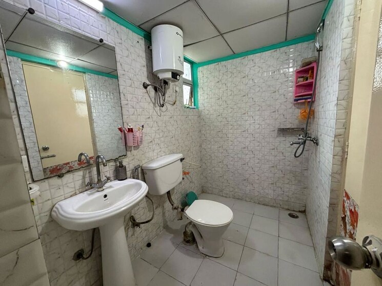 Bathroom, gaur-city-6th-avenue 3 Bedroom 1560 Sq.Ft. Apartment In Sector 4 Greater Noida Greater Noida 9766276