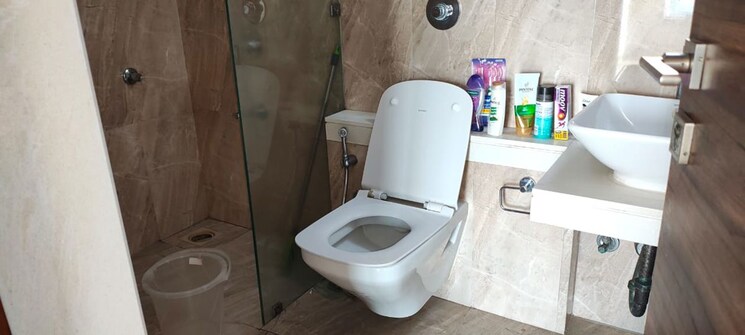 Bathroom, romell-aether 2 Bedroom 713 Sq.Ft. Apartment In Goregaon East Mumbai 9766340