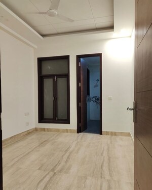 Room in 3 BHK Builder Floor at Chattarpur – for Rent