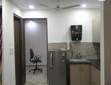 Kitchen in 1.5 BHK Builder Floor at Ramesh Nagar – for Rent