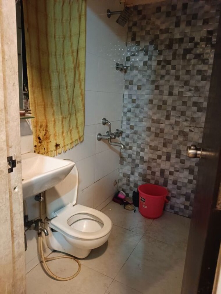 Bathroom, neumec-elegance 1 Bedroom 715 Sq.Ft. Apartment In Lower Parel Mumbai 9766506