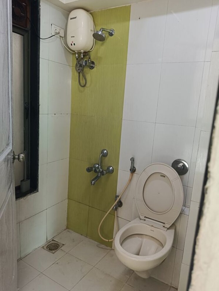 Bathroom, amann-marina 2.5 Bedroom 1100 Sq.Ft. Apartment In Worli Mumbai 9766545