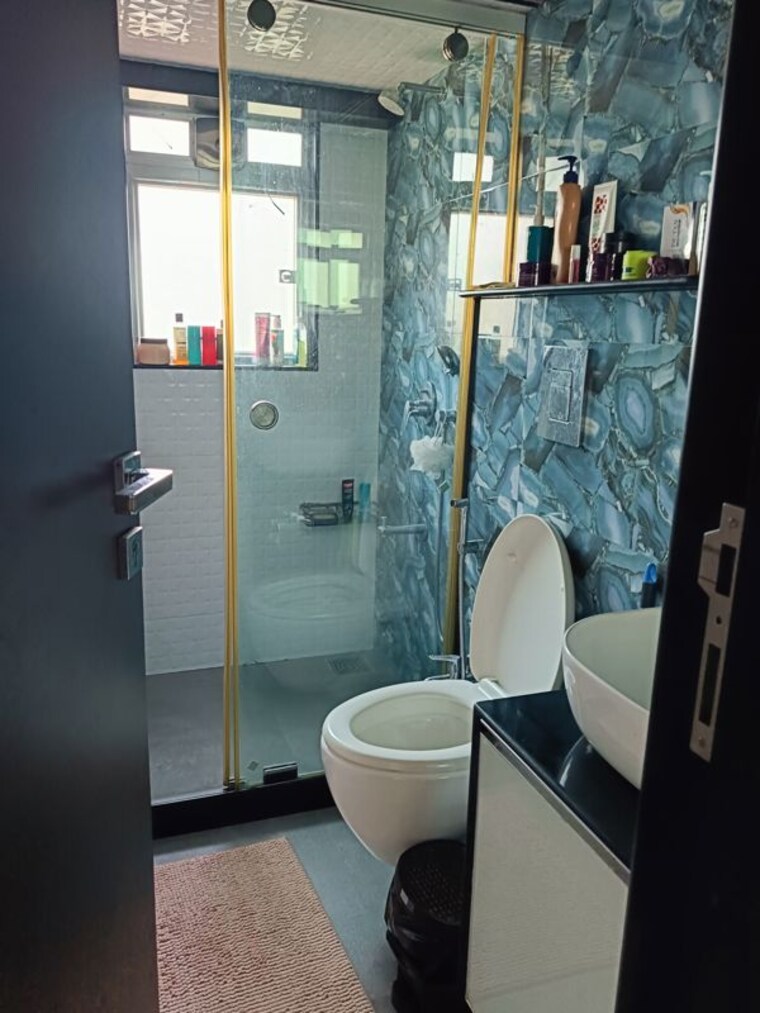 Bathroom, nutan-madhuban-apartment 1 Bedroom 750 Sq.Ft. Apartment In Worli Mumbai 9766564