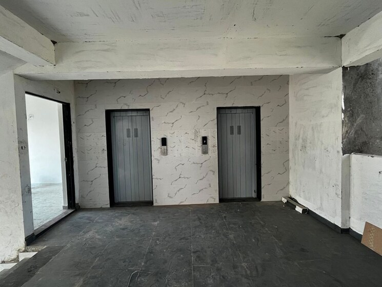 Room, adajan 1 Bedroom 620 Sq.Ft. Apartment In Adajan Surat 9766576