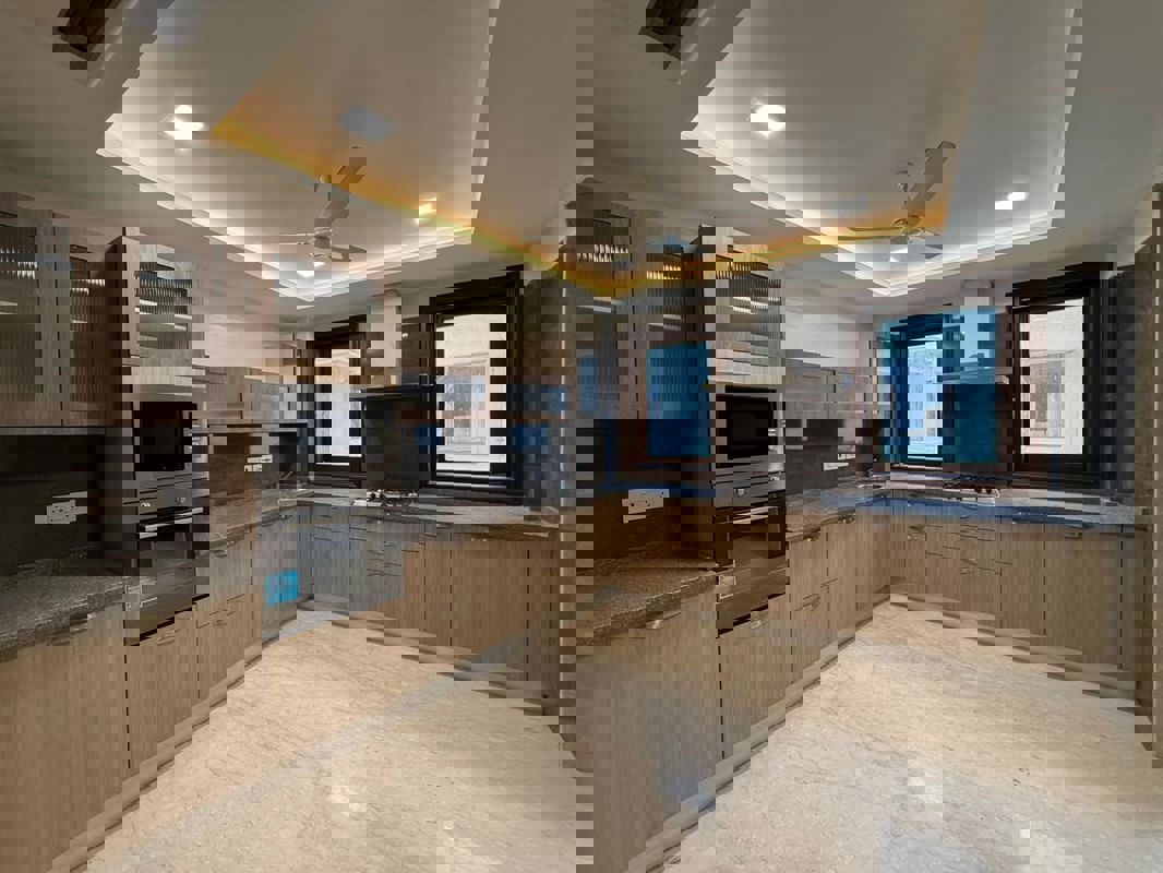 4 BHK + Pooja Room,Servant Room,Study Room Builder Floor For Sale in Panchsheel Park