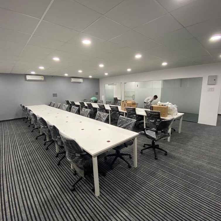 Team Area, santacruz west Commercial Showroom 6000 Sq.Ft. In Santacruz West Mumbai 9766591