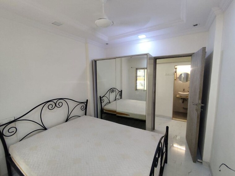 Room, om-sadguru-chs 1 Bedroom 450 Sq.Ft. Apartment In Ic Colony Mumbai 9766676