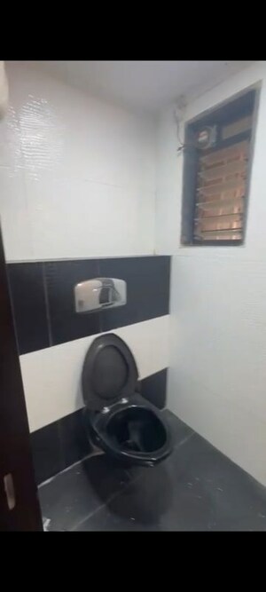 Master Bedroom in 3 BHK Apartment at Zainab Tower, Madanpura – for Rent