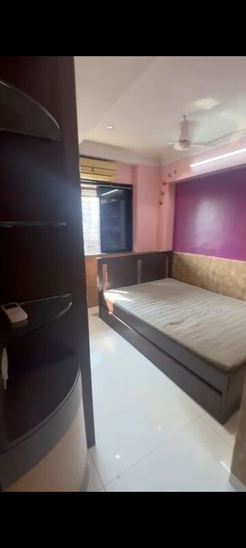 Master Bedroom in 3 BHK Apartment at Zainab Tower, Madanpura – for Rent