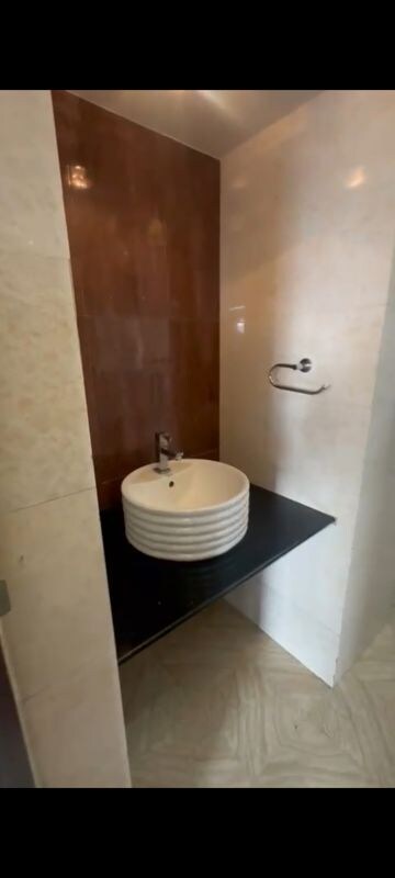 Bathroom in 3 BHK Apartment at Zainab Tower, Madanpura – for Rent